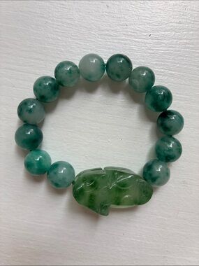 Green Jade Beaded Stretch Bracelet with Carved Centerpiece